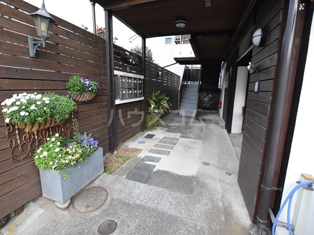 18/26 エントランス