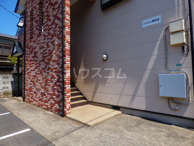 28/30 エントランス