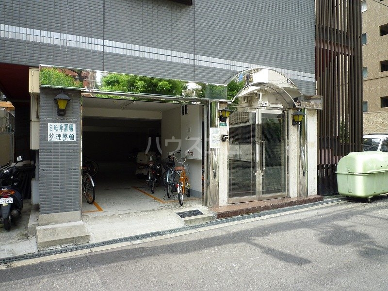 20/30 エントランス