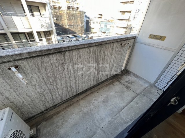 15/22 バルコニー