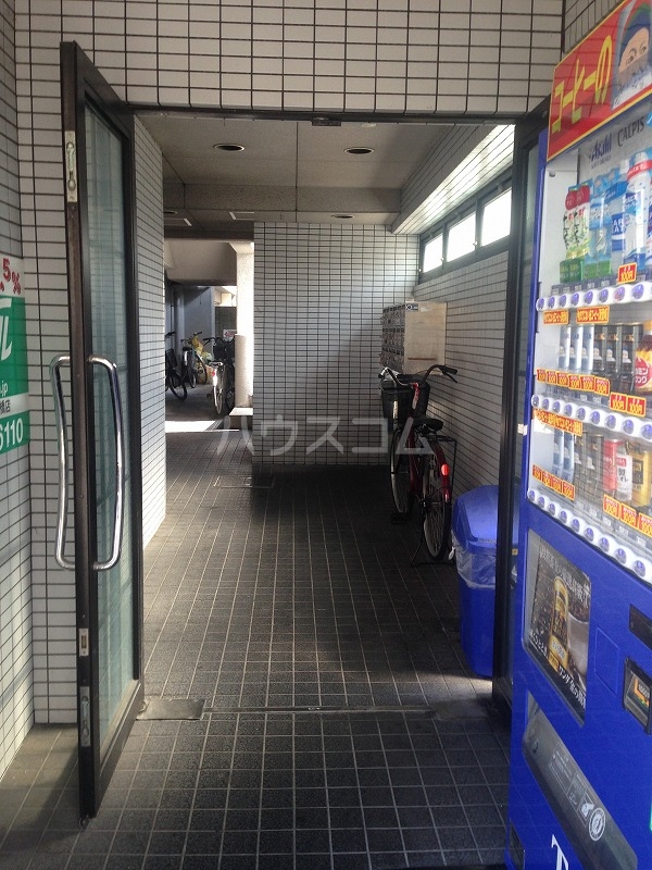 18/22 エントランス