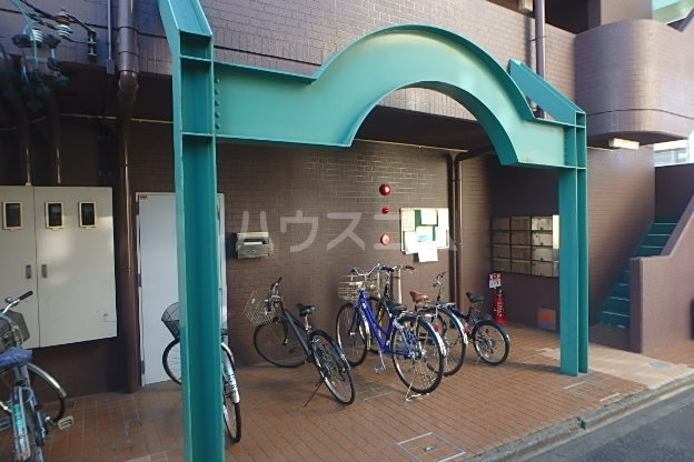 2/4 エントランス