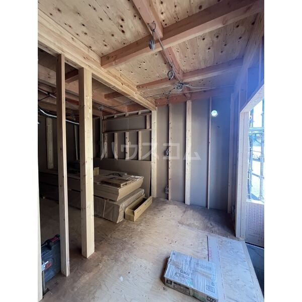 16/23 エントランス