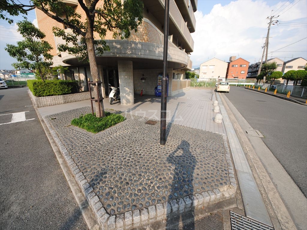 18/24 エントランス