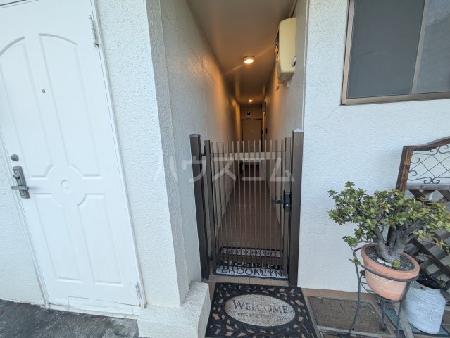 21/30 エントランス