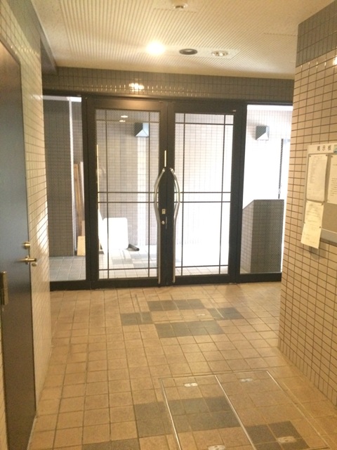 21/29 エントランス