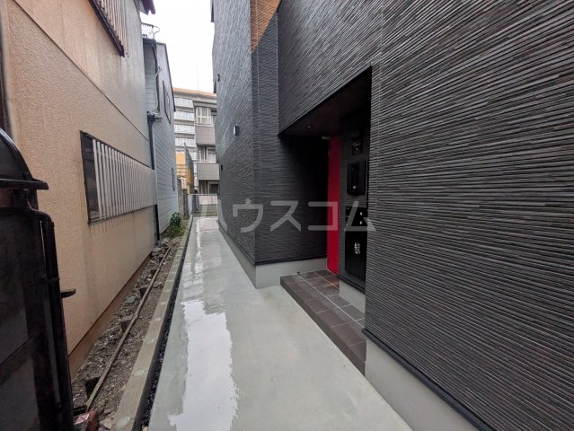 23/26 エントランス