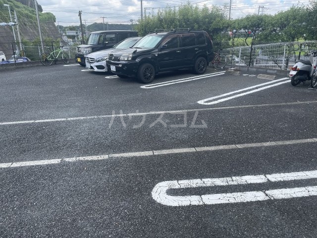 23/30 駐車場