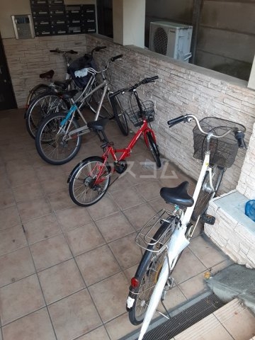 16/19 エントランス