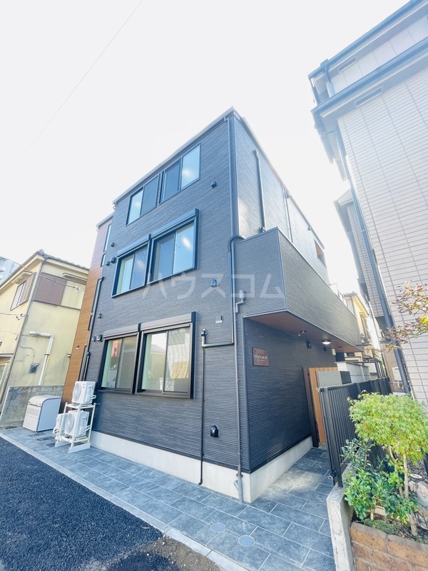 21/30 エントランス