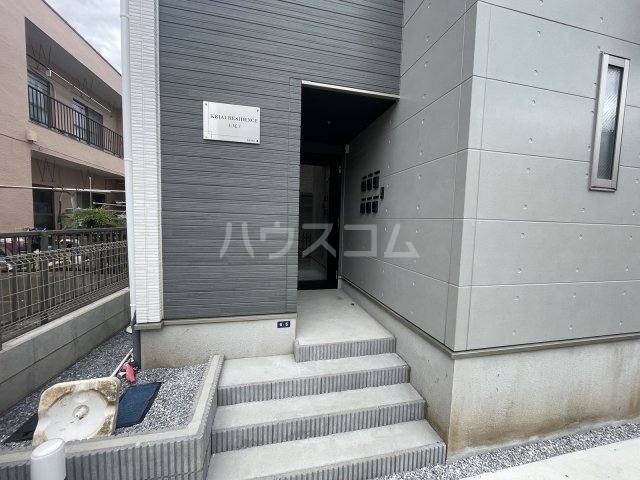 24/28 エントランス