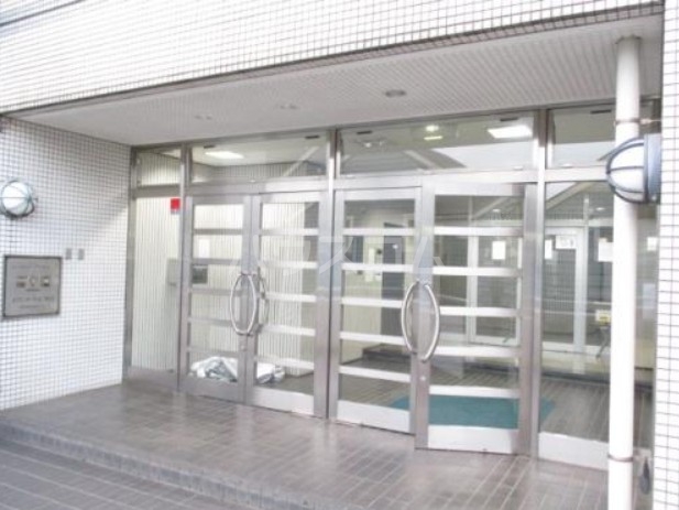 26/30 エントランス