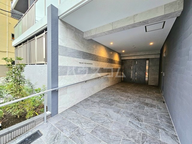 26/30 エントランス