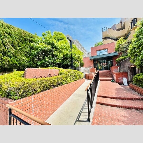 14/22 エントランス