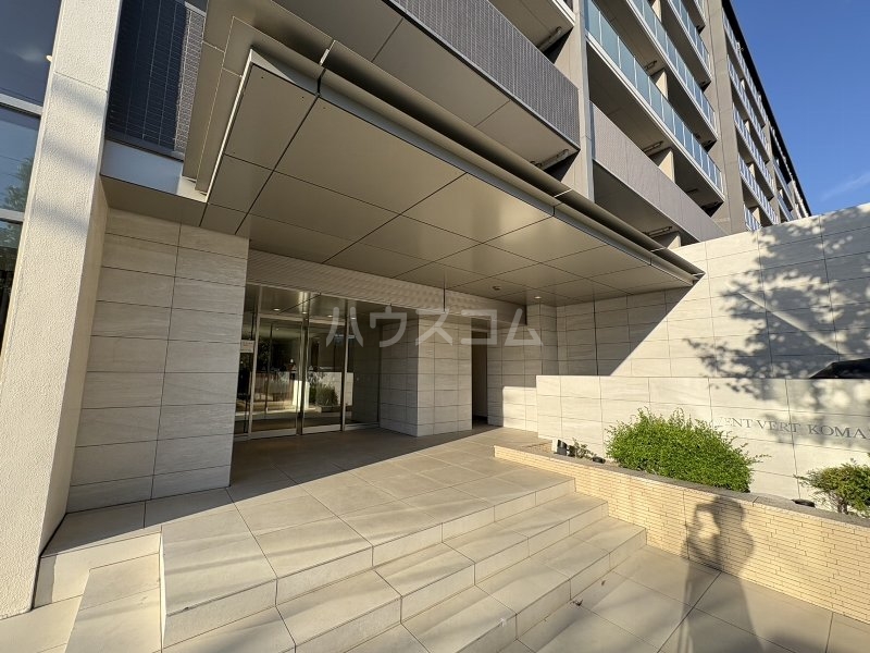 24/30 エントランス