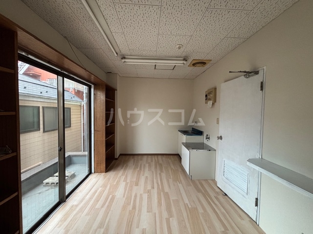 13/14 エントランス