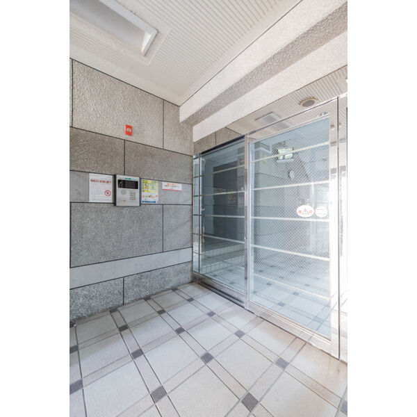 20/28 エントランス