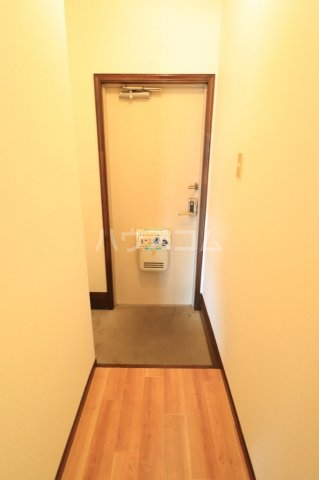 13/30 玄関