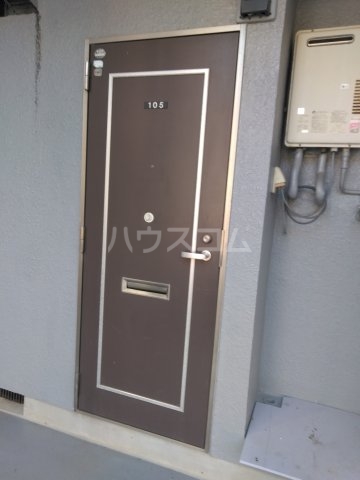 16/17 エントランス