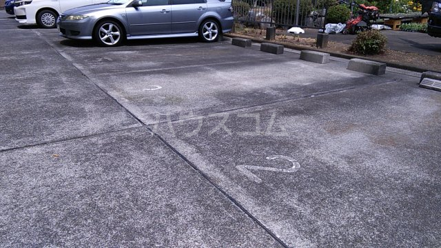 28/30 駐車場