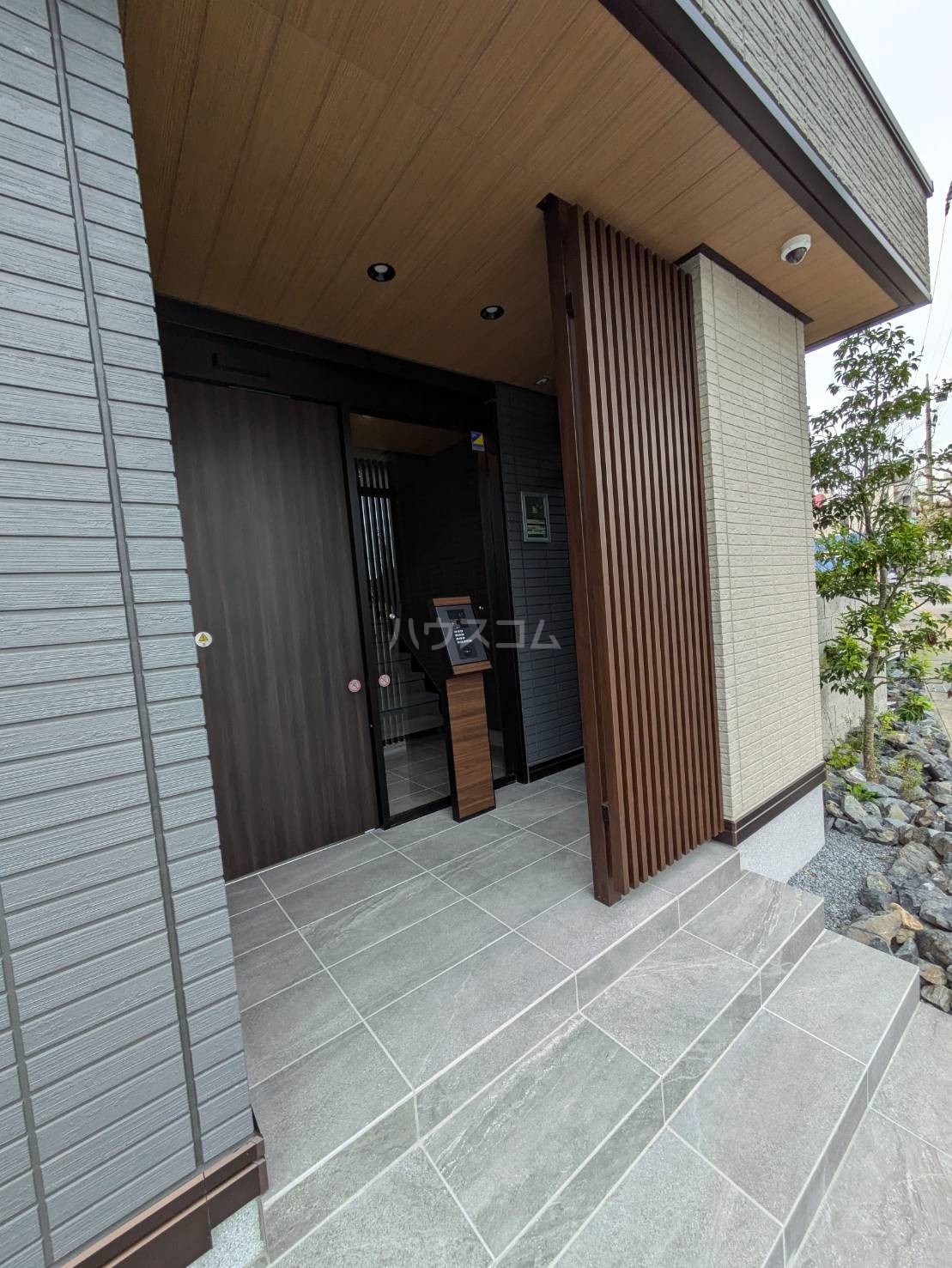 3/4 エントランス