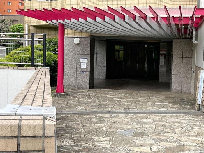 19/28 エントランス