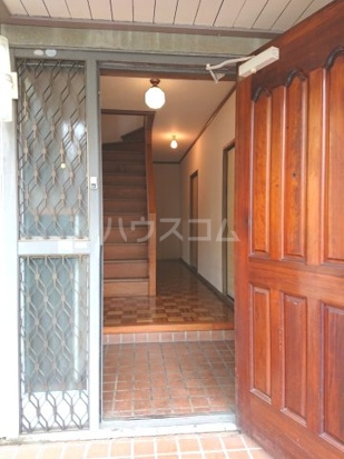 25/29 エントランス