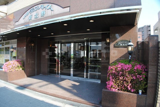 16/18 エントランス