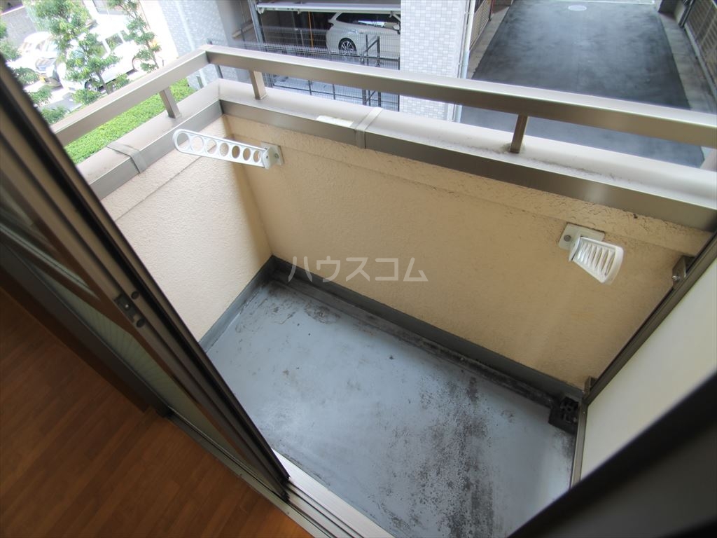 18/28 バルコニー