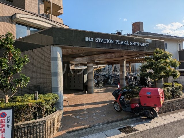 2/4 エントランス