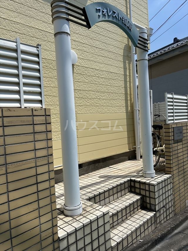 26/29 エントランス