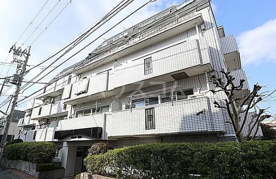 エスカイア千歳船橋の外観