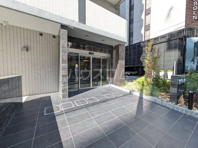 2/5 エントランス