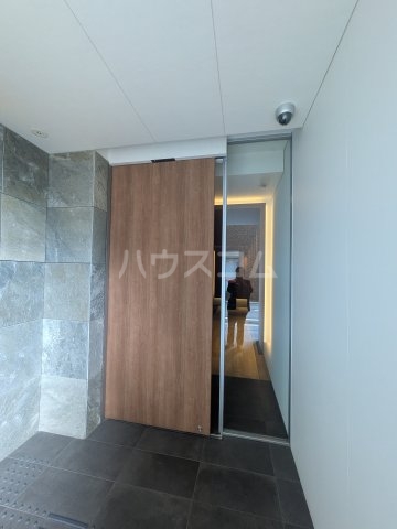 24/30 エントランス