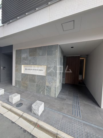 25/30 エントランス