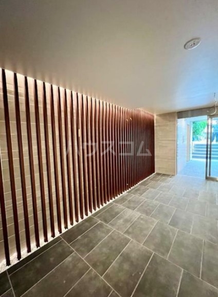 20/30 エントランス