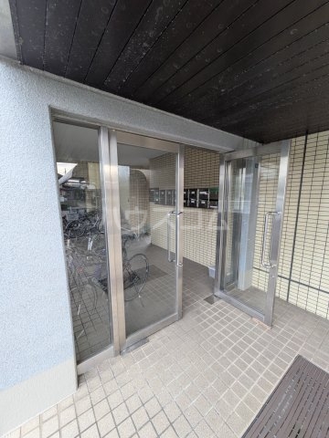 19/20 エントランス