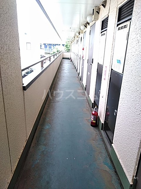24/30 エントランス