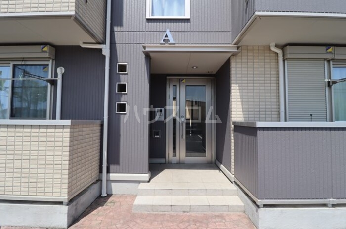 17/25 エントランス