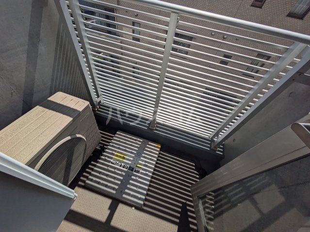 16/27 バルコニー