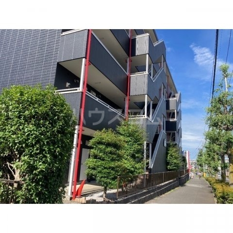 23/30 エントランス