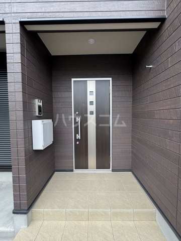 28/30 エントランス