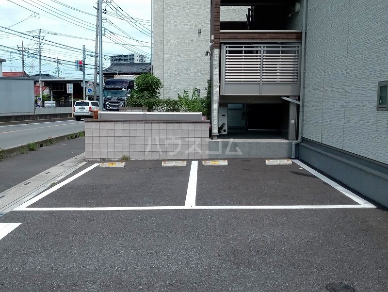 14/23 駐車場