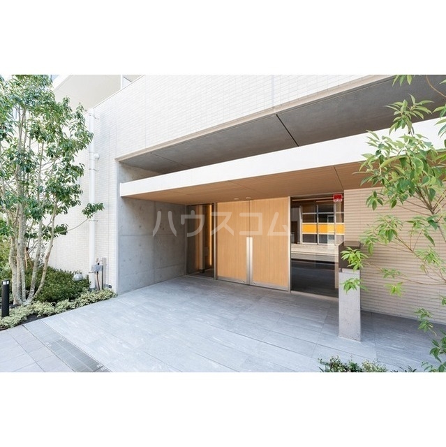 17/26 エントランス