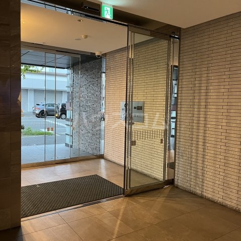 16/22 エントランス