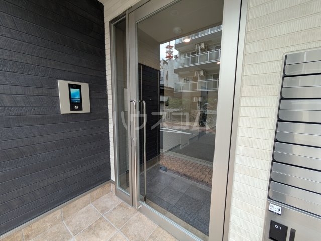 2/5 エントランス