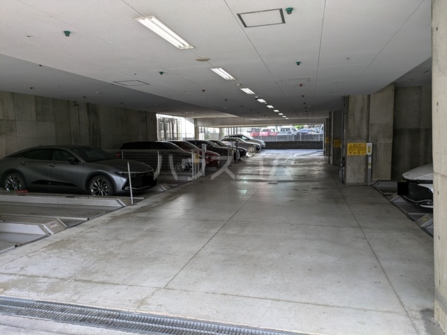28/30 駐車場