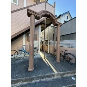 14/22 エントランス