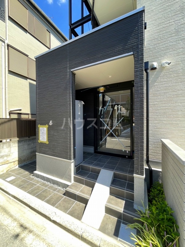 18/24 エントランス