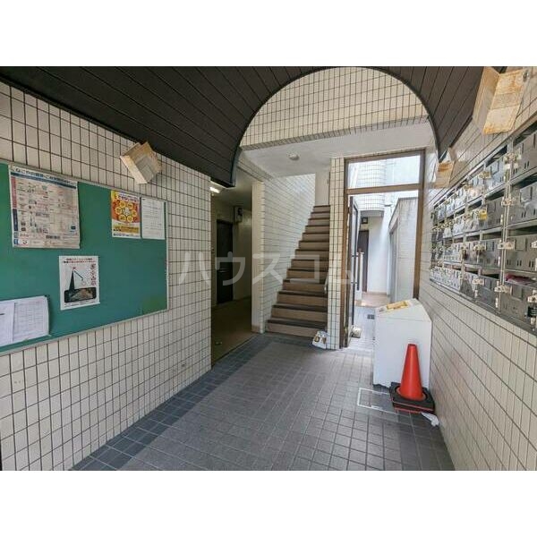 19/22 エントランス